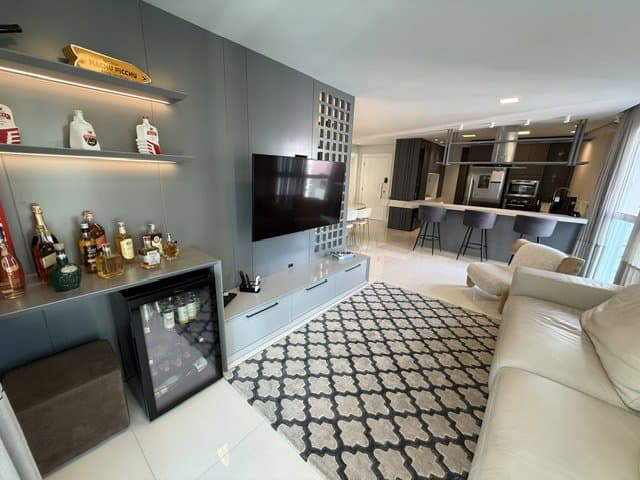 Apartamento de 3 quartos com 3 suítes e 127 m² em Bal. Camboriú