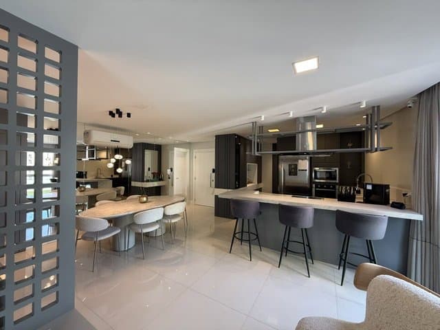 Apartamento de 3 quartos com 3 suítes e 127 m² em Bal. Camboriú