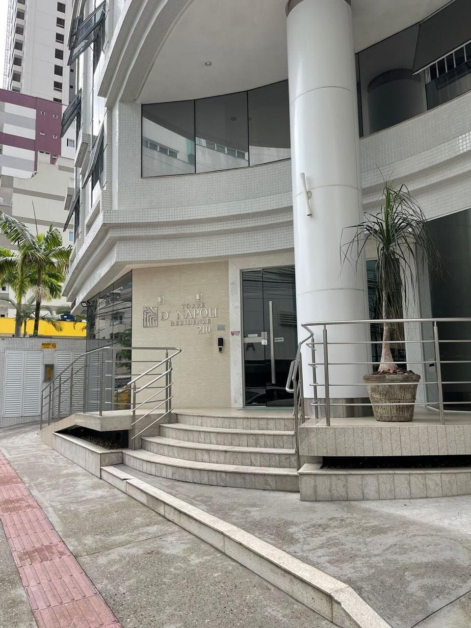 Apartamento de 3 quartos com 3 suítes e 154 m² em Bal. Camboriú