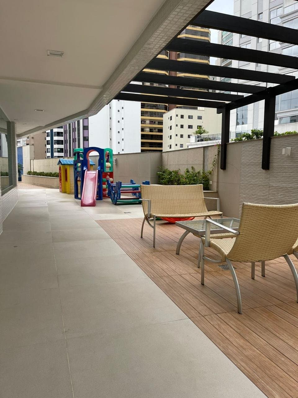 Apartamento de 3 quartos com 3 suítes e 154 m² em Bal. Camboriú
