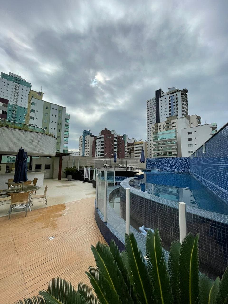 Apartamento de 3 quartos com 3 suítes e 154 m² em Bal. Camboriú