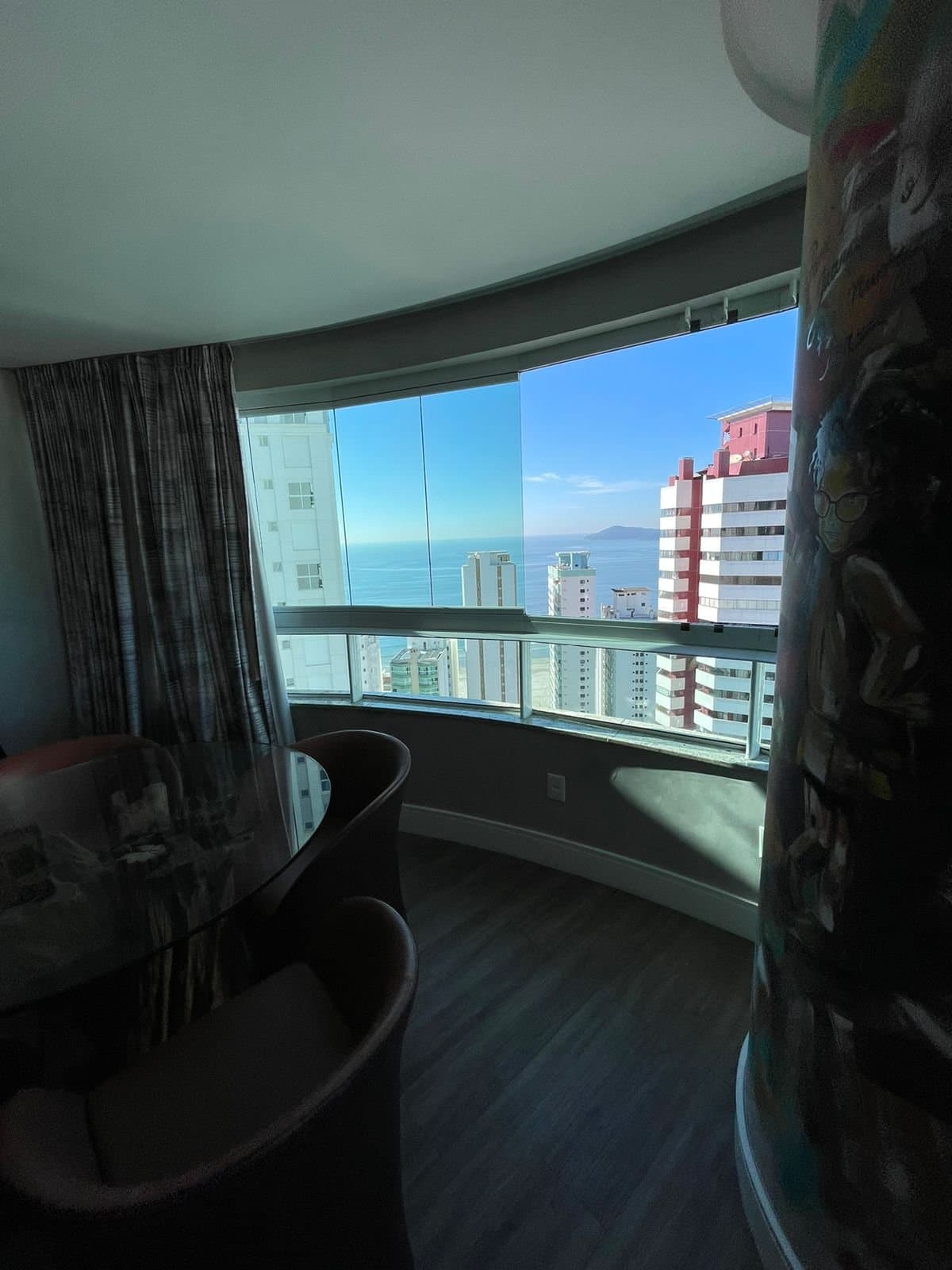Apartamento de 3 quartos com 3 suítes e 154 m² em Bal. Camboriú