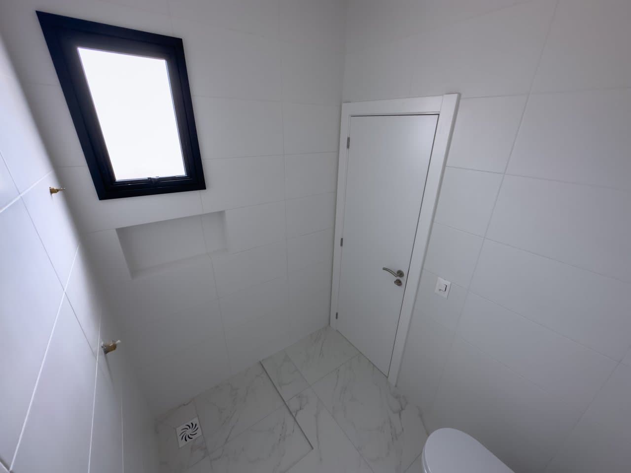 Apartamento de 3 quartos com 3 suítes e 139 m² em Bal. Camboriú