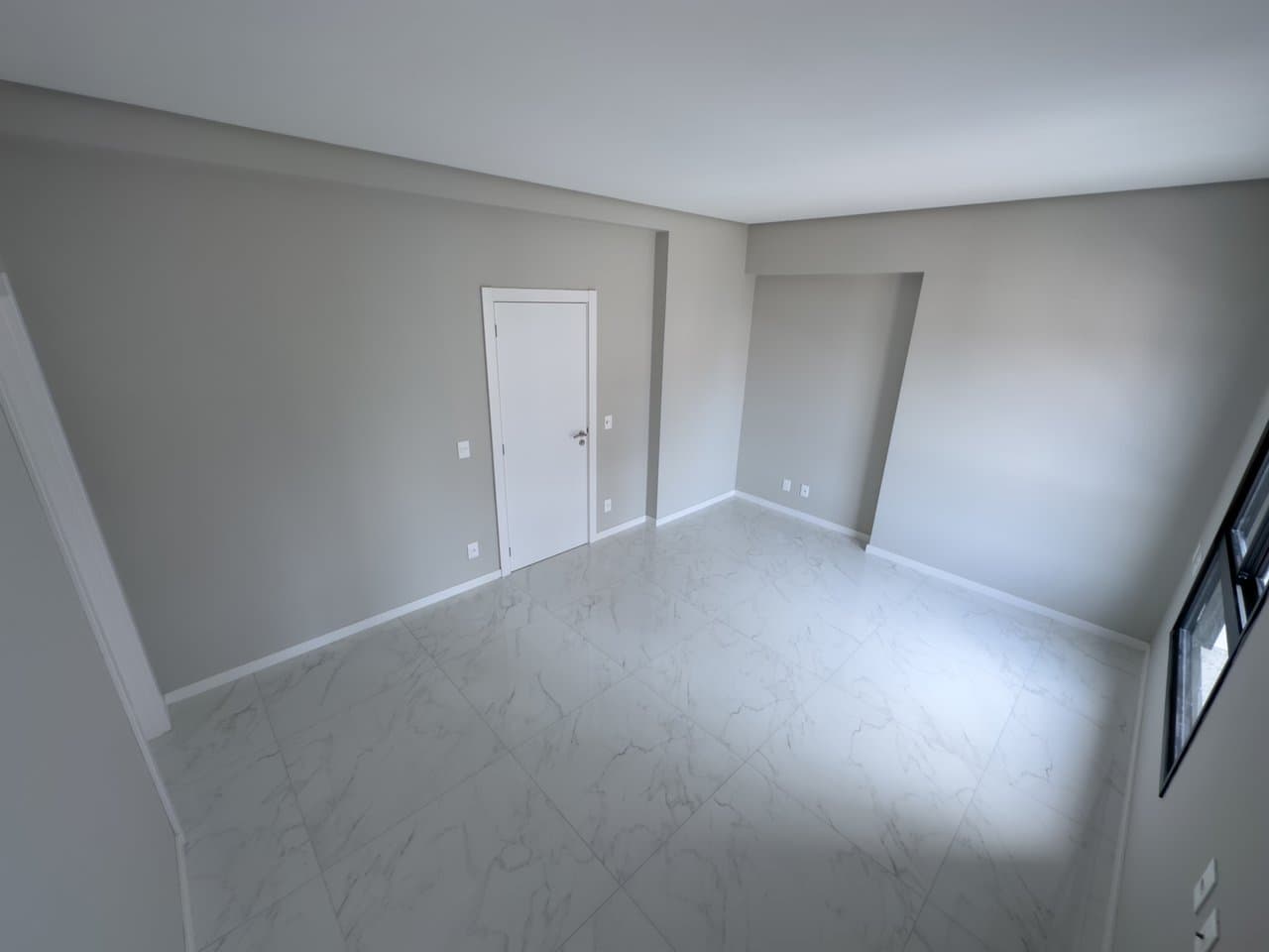 Apartamento de 3 quartos com 3 suítes e 139 m² em Bal. Camboriú