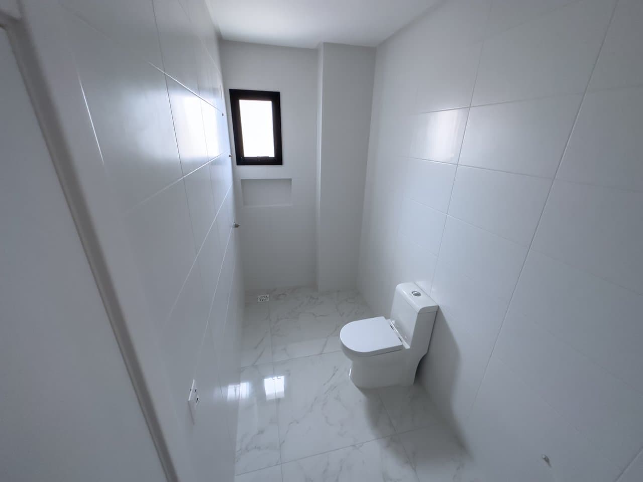 Apartamento de 3 quartos com 3 suítes e 139 m² em Bal. Camboriú