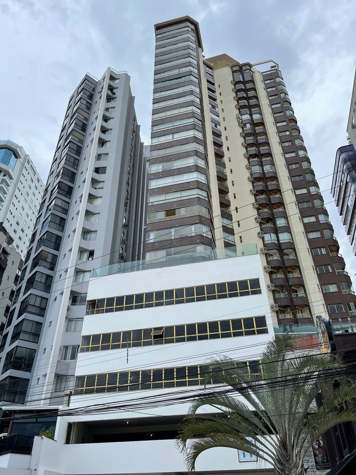 Sala Comercial 275 m² em Bal. Camboriú