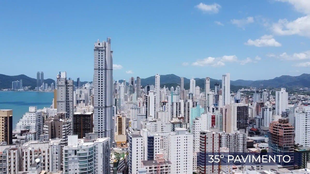 Apartamento de 3 quartos com 3 suítes e 120 m² em Bal. Camboriú