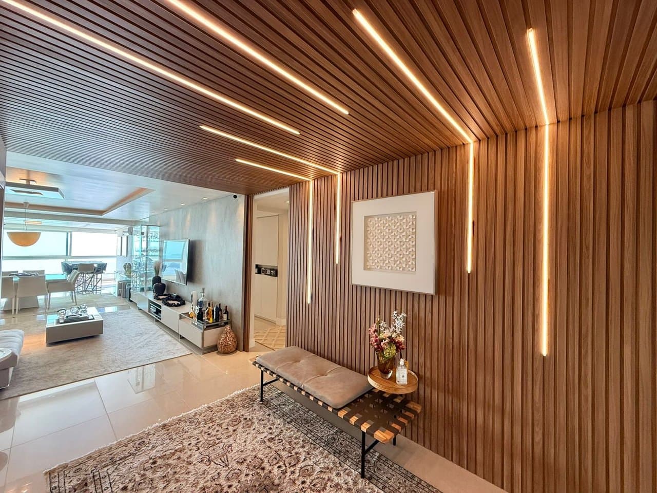 Apartamento de 4 quartos com 4 suítes e 219 m² em Bal. Camboriú