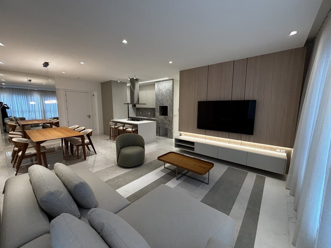 Apartamento de 3 quartos com 3 suítes e 136 m² em Bal. Camboriú