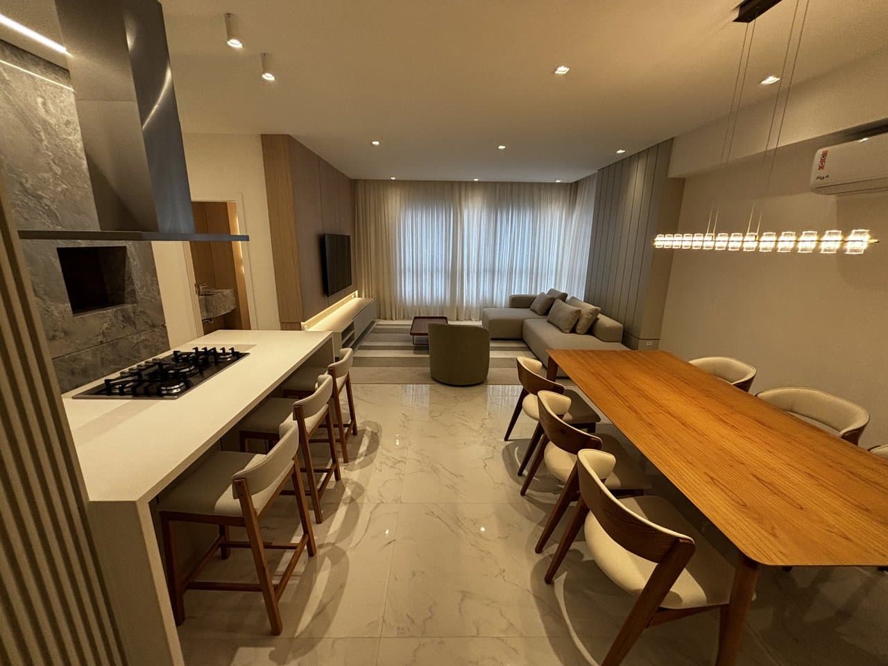 Apartamento de 3 quartos com 3 suítes e 136 m² em Bal. Camboriú