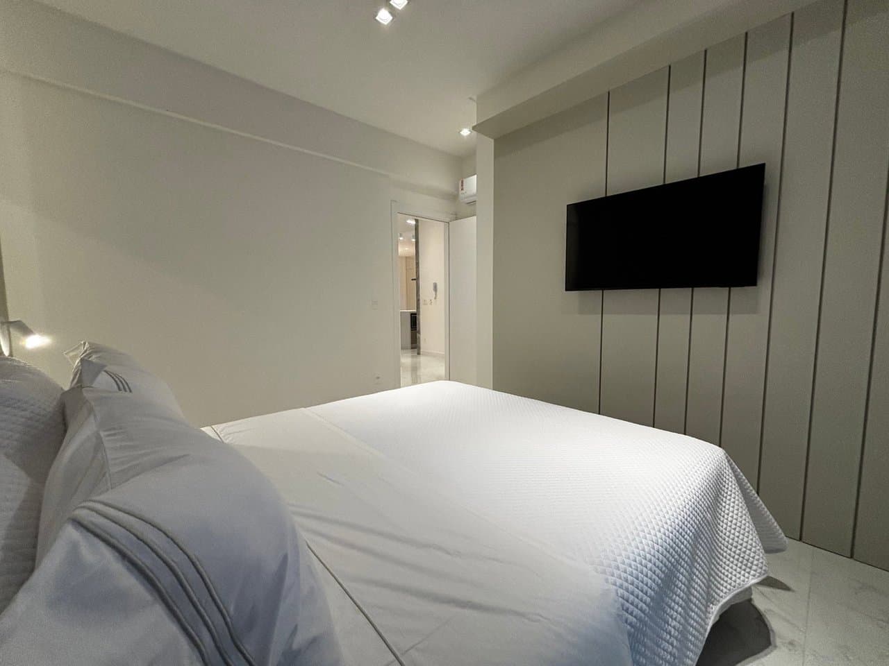 Apartamento de 3 quartos com 3 suítes e 136 m² em Bal. Camboriú