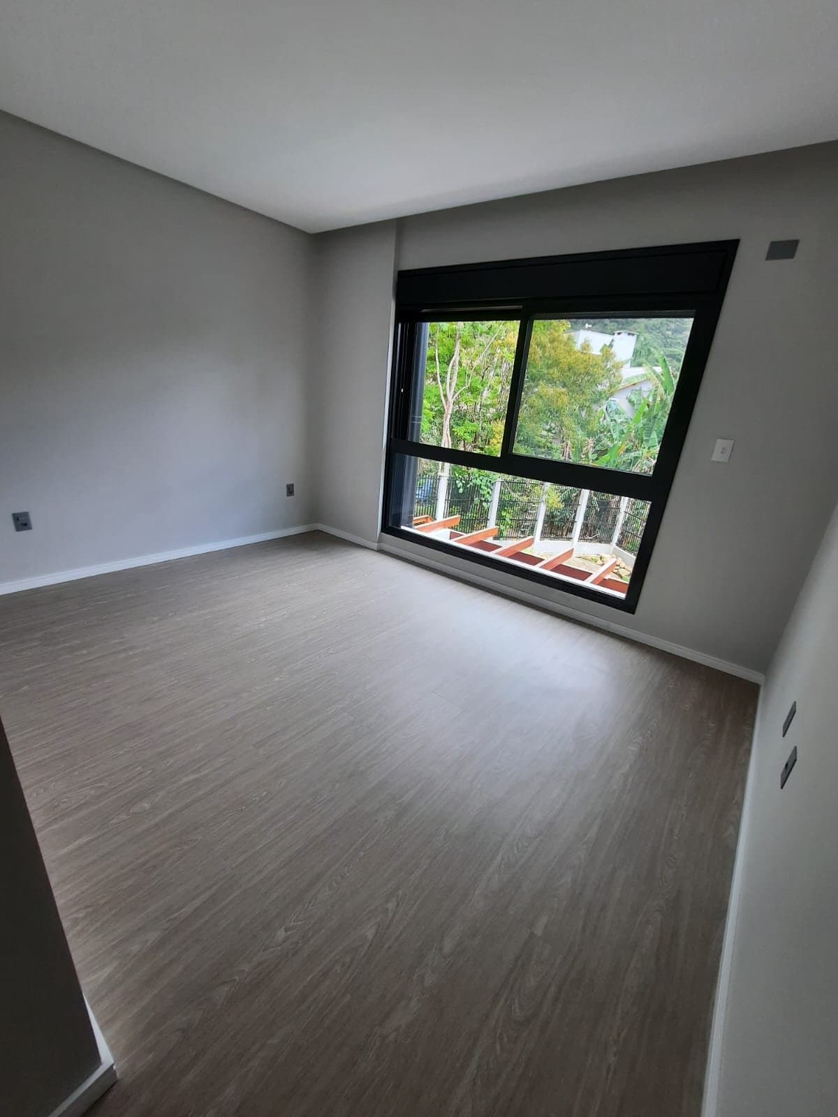 Casa de 3 quartos com 3 suítes e 258 m² em Bal. Camboriú