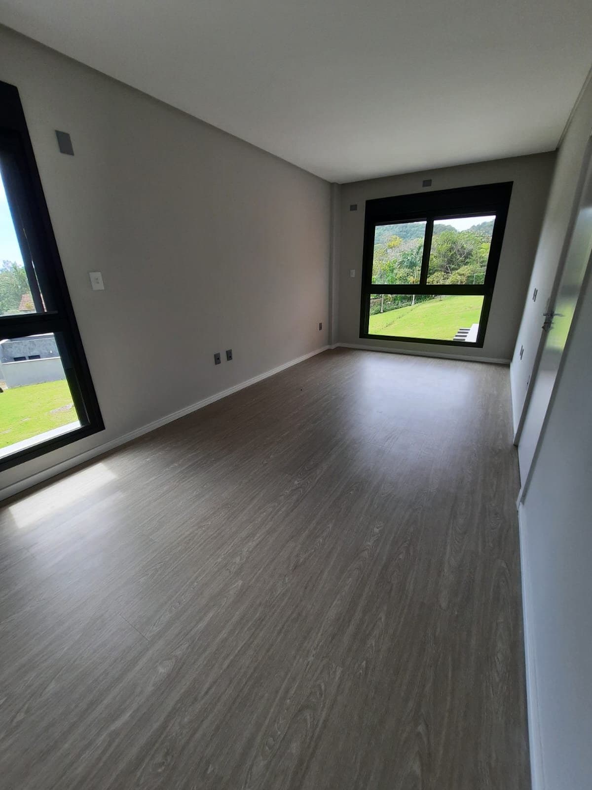Casa de 3 quartos com 3 suítes e 258 m² em Bal. Camboriú