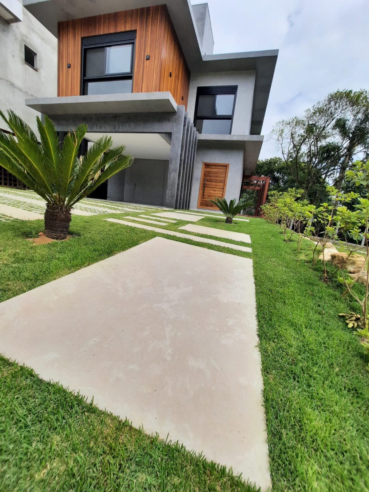 Casa de 3 quartos com 3 suítes e 258 m² em Bal. Camboriú