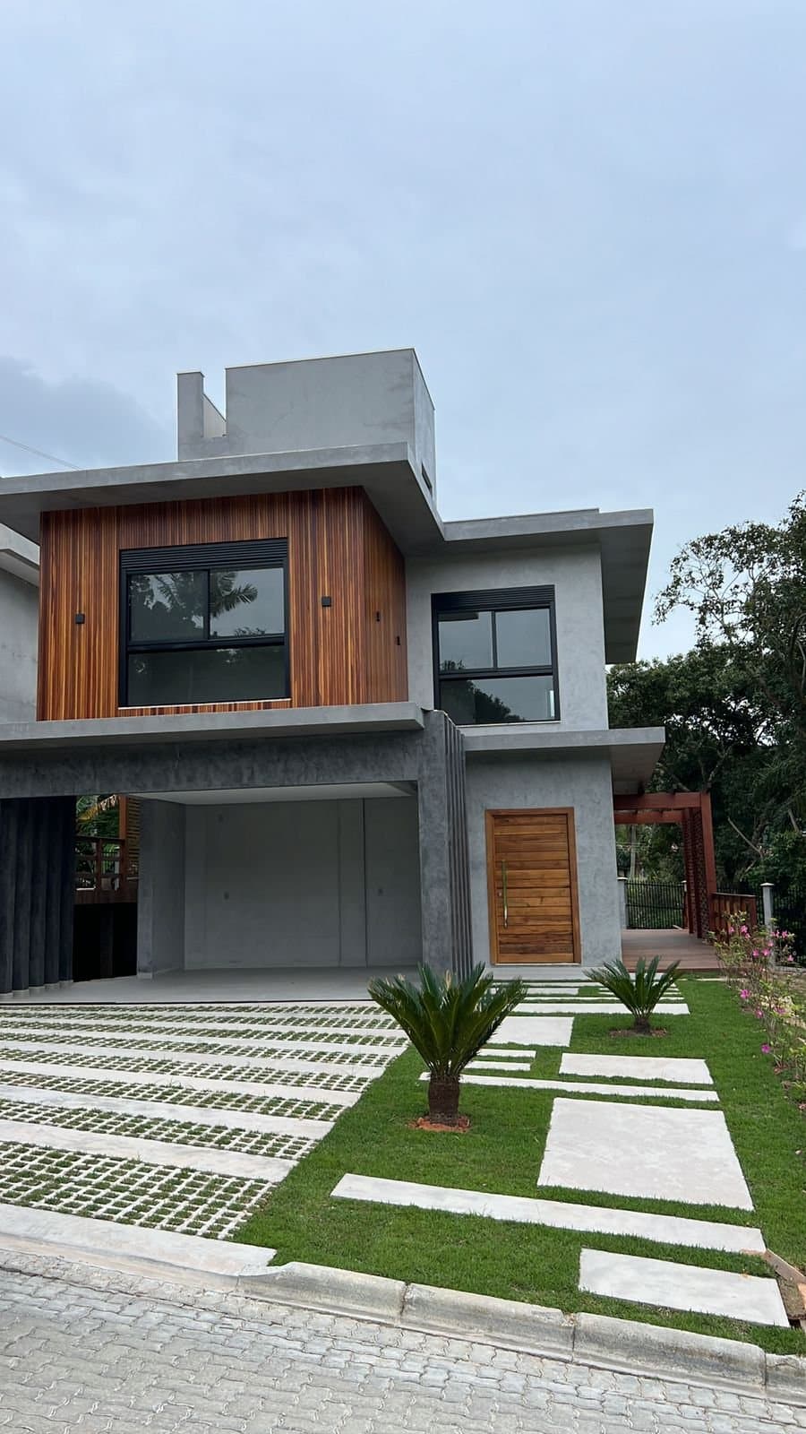 Casa de 3 quartos com 3 suítes e 258 m² em Bal. Camboriú