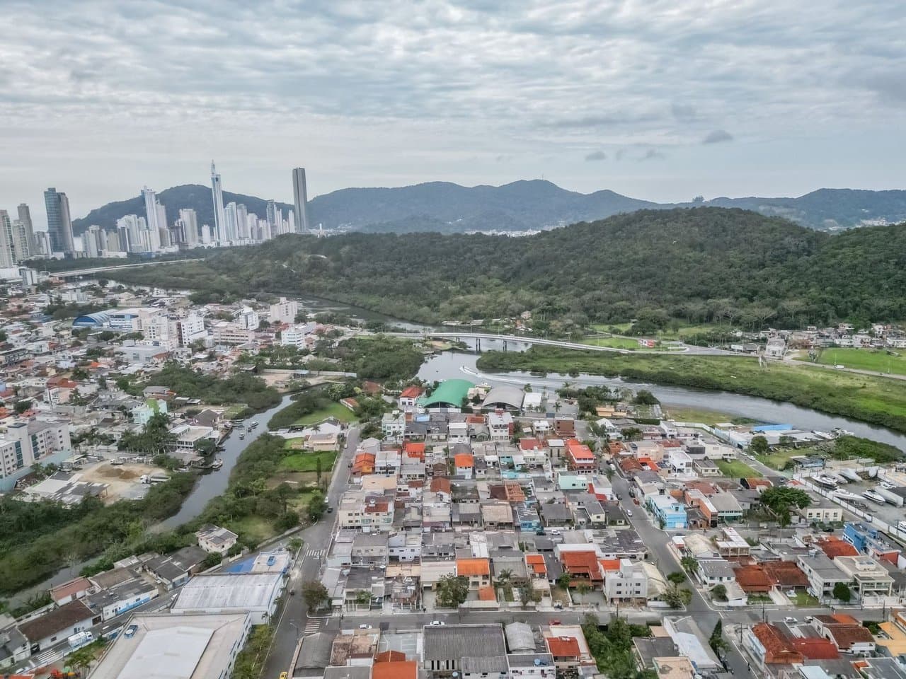 Shed 140 m² em Jardim Iate Clube, Bal. Camboriú