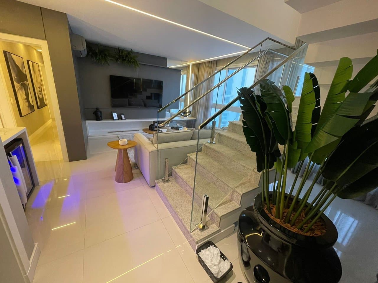 Cobertura de 3 quartos com 3 suítes e 240 m² em Centro, Bal. Camboriú