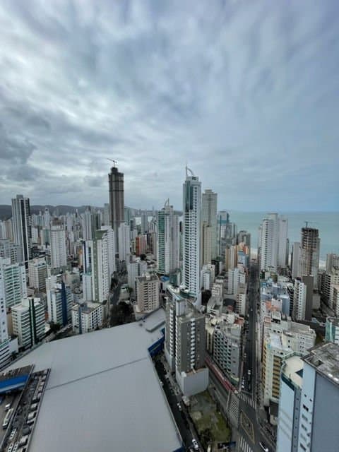 Cobertura de 3 quartos com 3 suítes e 240 m² em Centro, Bal. Camboriú