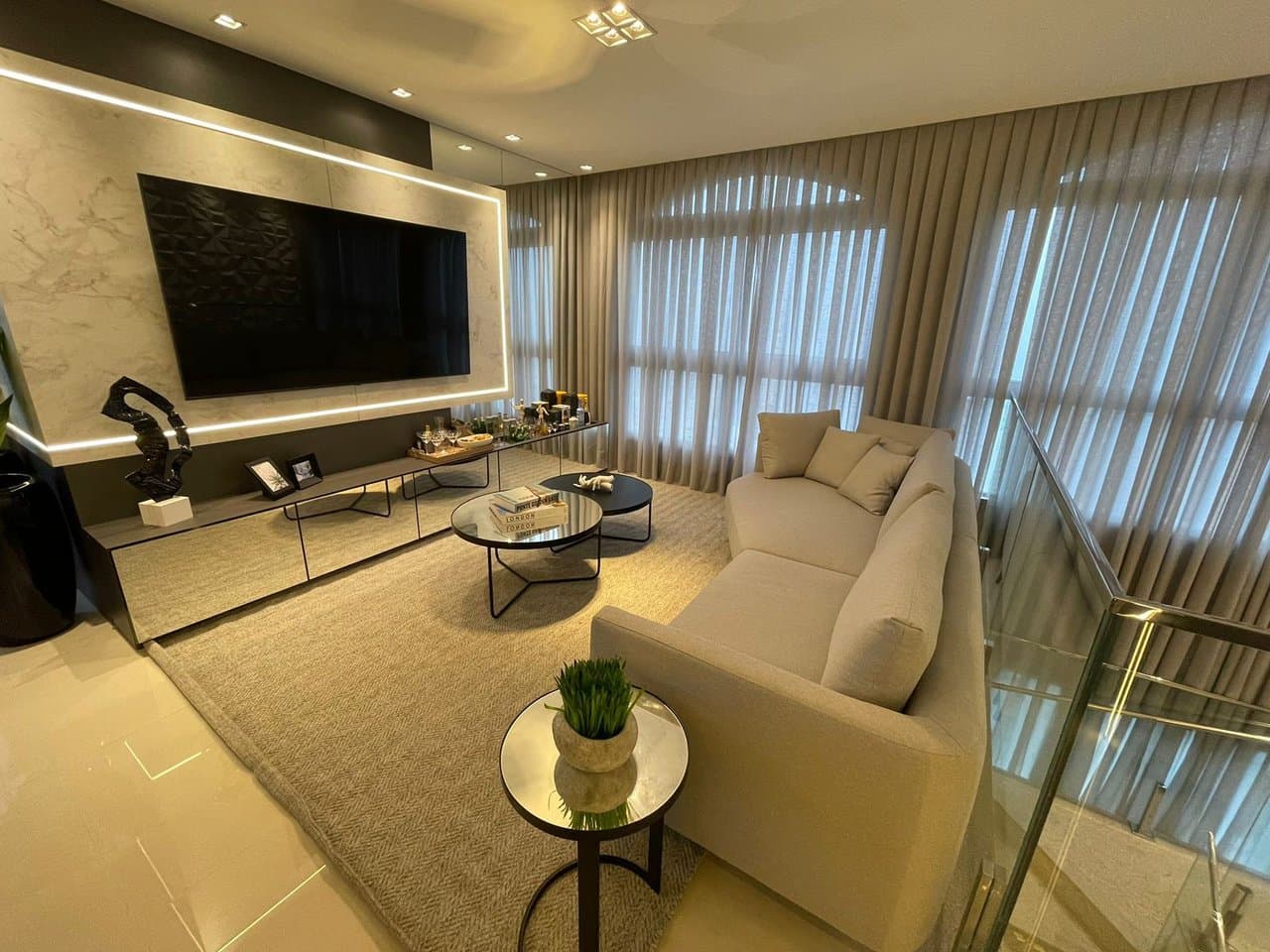 Cobertura de 3 quartos com 3 suítes e 240 m² em Centro, Bal. Camboriú