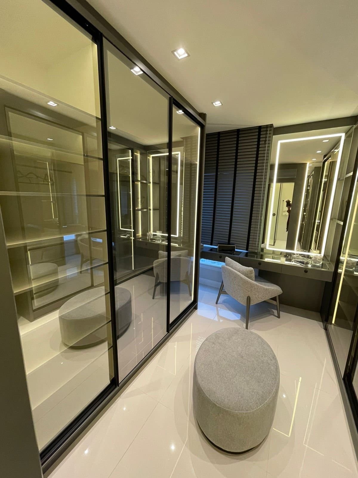 Cobertura de 3 quartos com 3 suítes e 240 m² em Centro, Bal. Camboriú