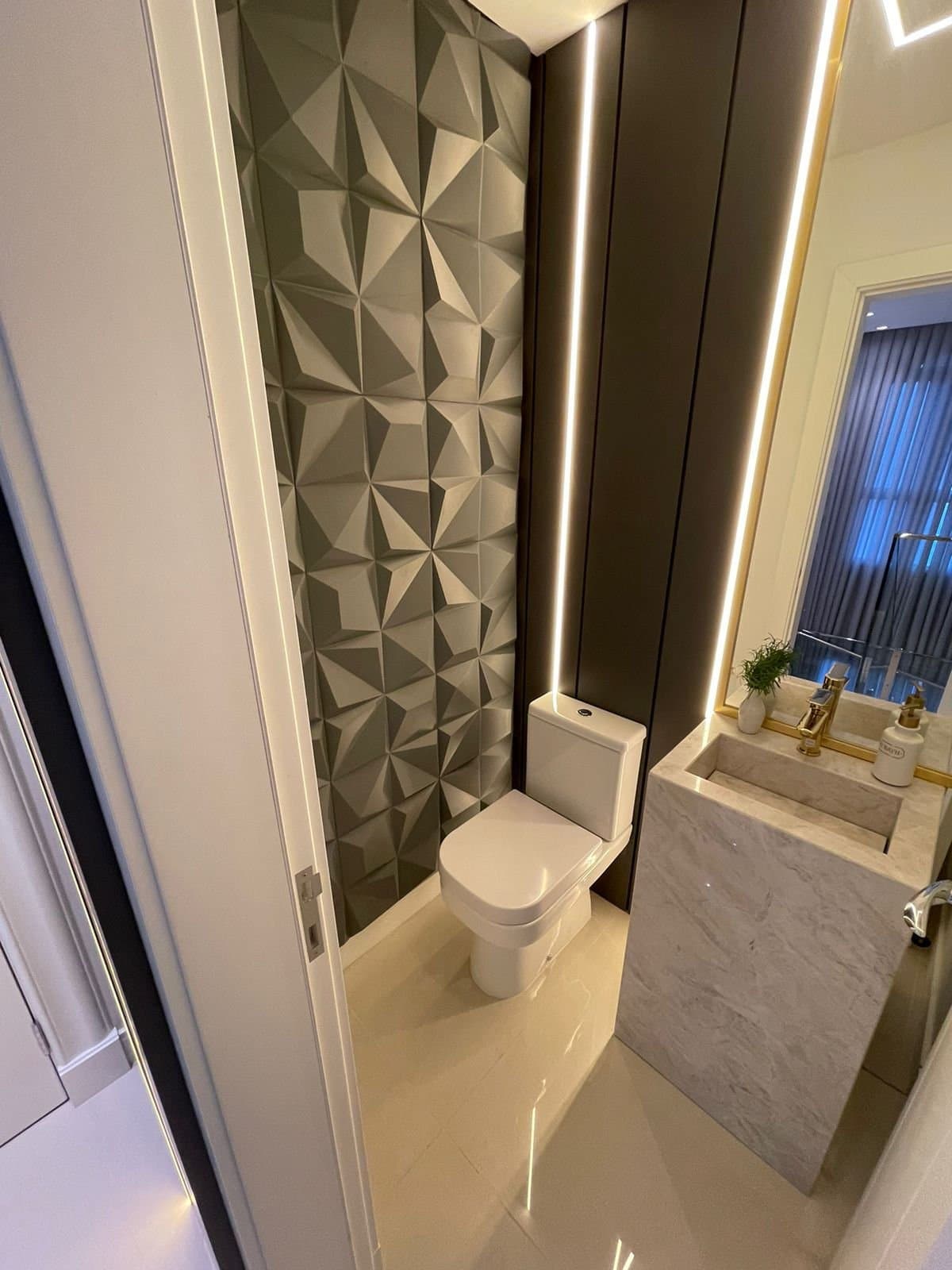 Cobertura de 3 quartos com 3 suítes e 240 m² em Centro, Bal. Camboriú