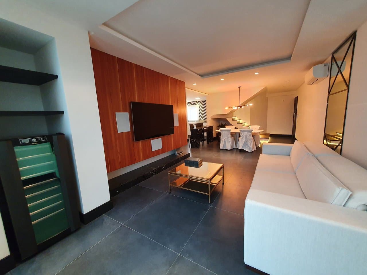 Cobertura de 3 quartos com 3 suítes e 268 m² em Pioneiros, Bal. Camboriú