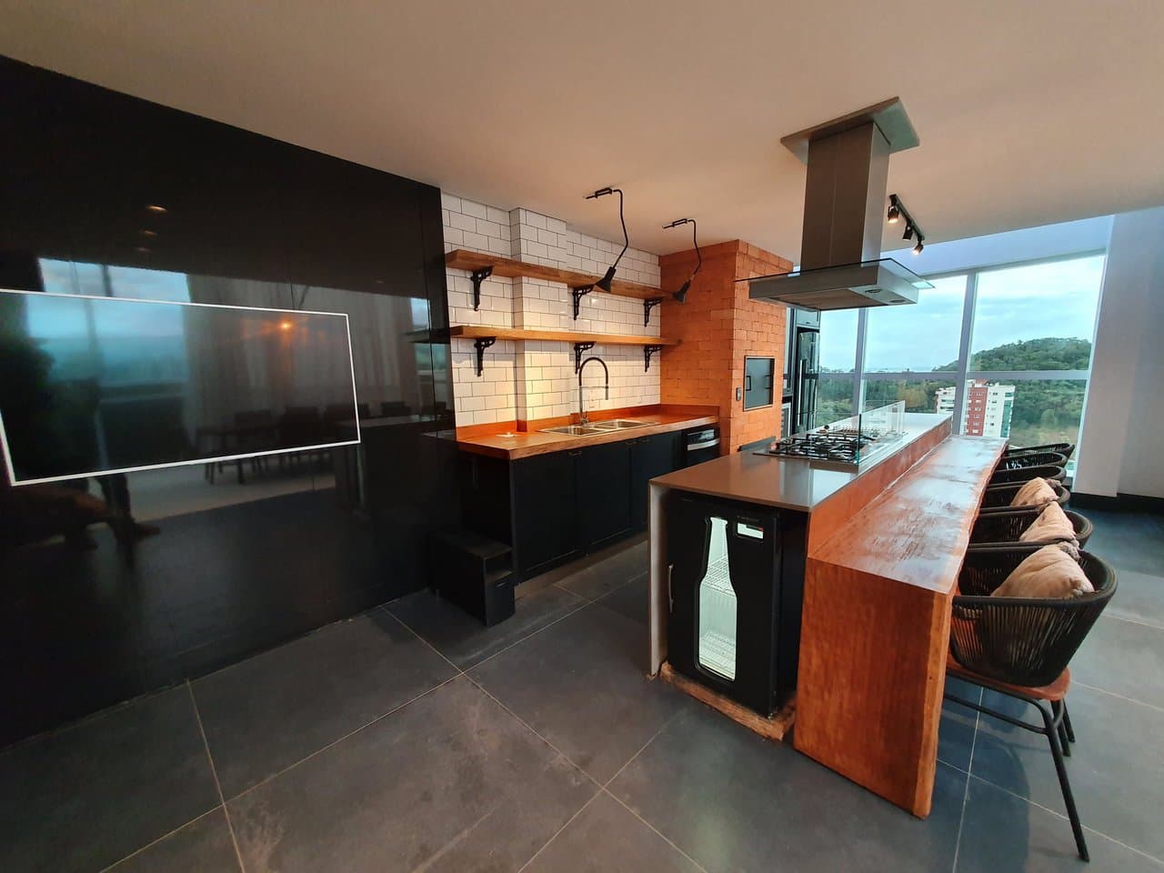 Cobertura de 3 quartos com 3 suítes e 268 m² em Pioneiros, Bal. Camboriú