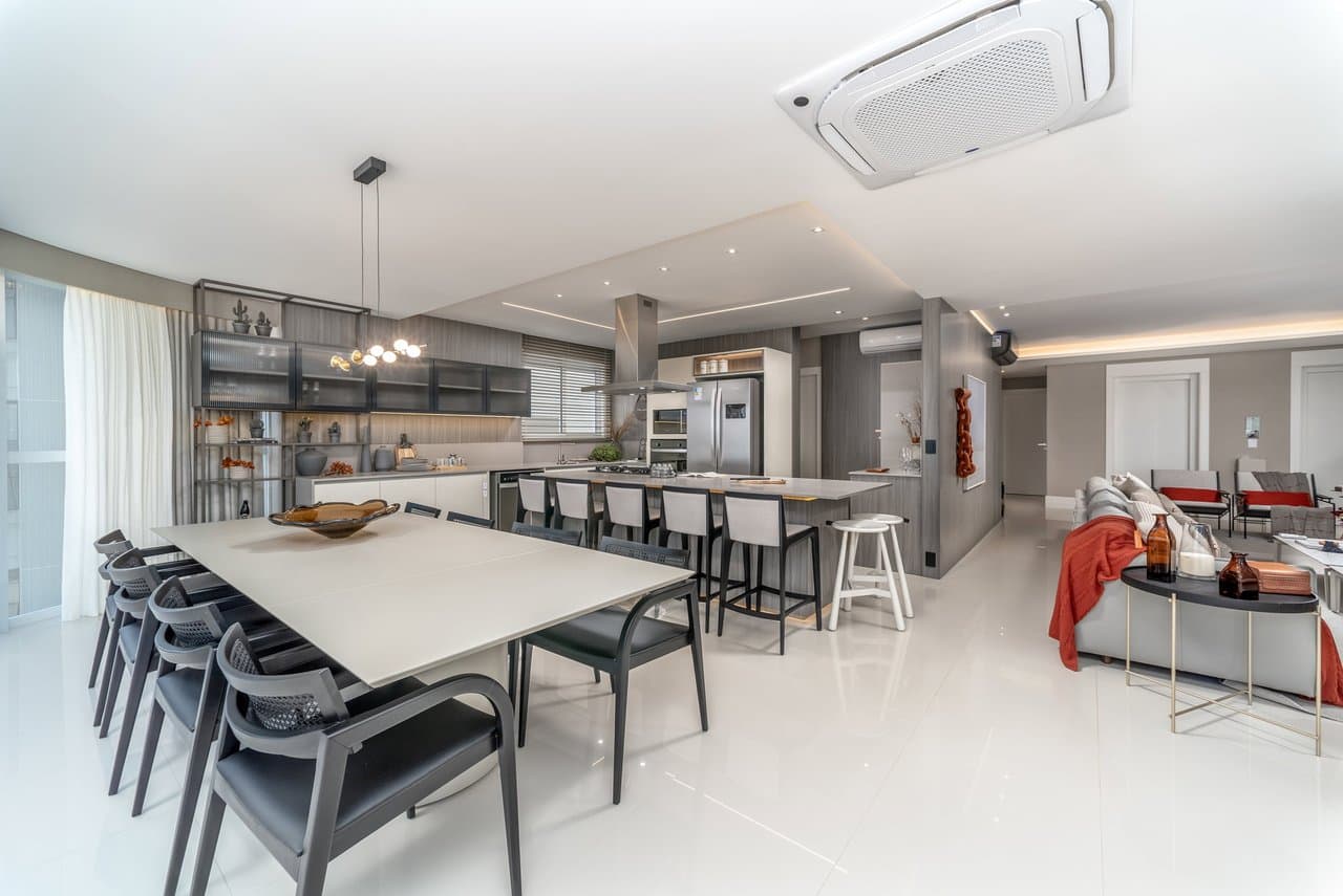 Apartamento de 4 quartos com 4 suítes e 237 m² em Centro, Bal. Camboriú