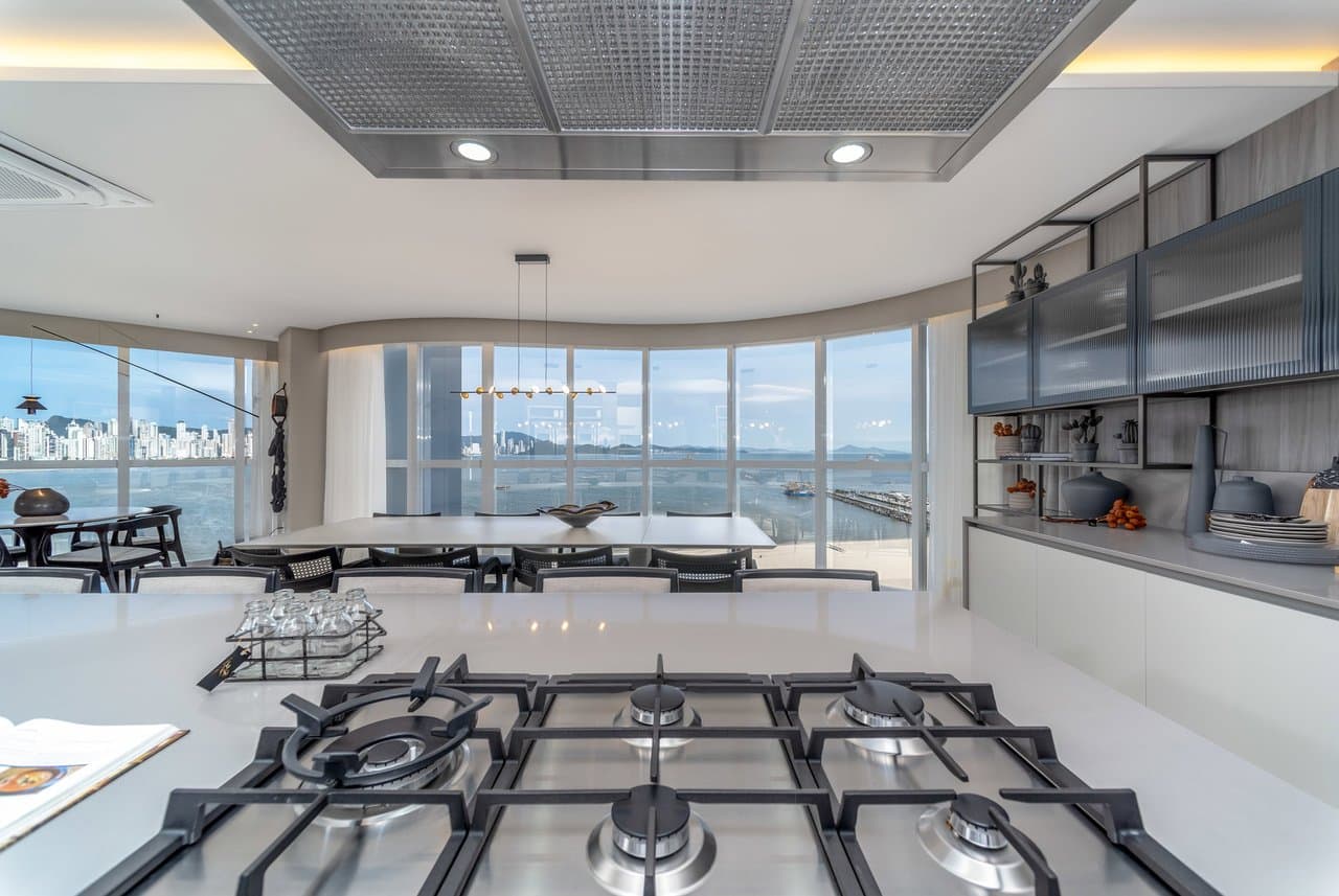 Apartamento de 4 quartos com 4 suítes e 237 m² em Centro, Bal. Camboriú