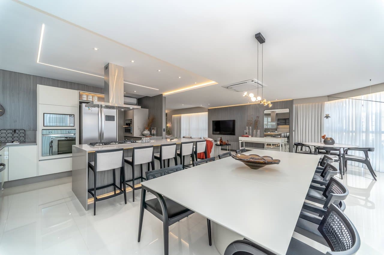 Apartamento de 4 quartos com 4 suítes e 237 m² em Centro, Bal. Camboriú