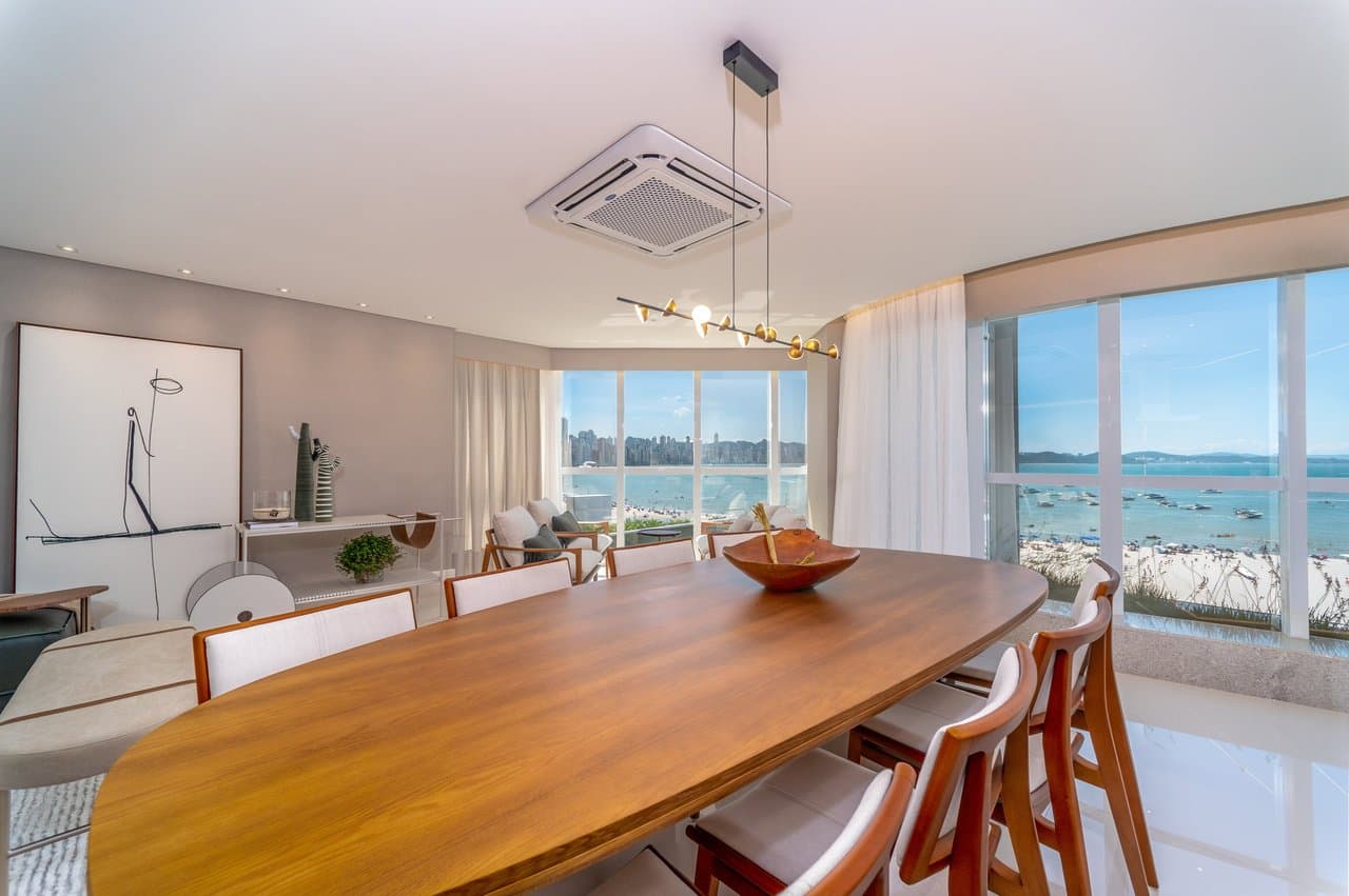 Apartamento de 4 quartos com 4 suítes e 237 m² em Centro, Bal. Camboriú