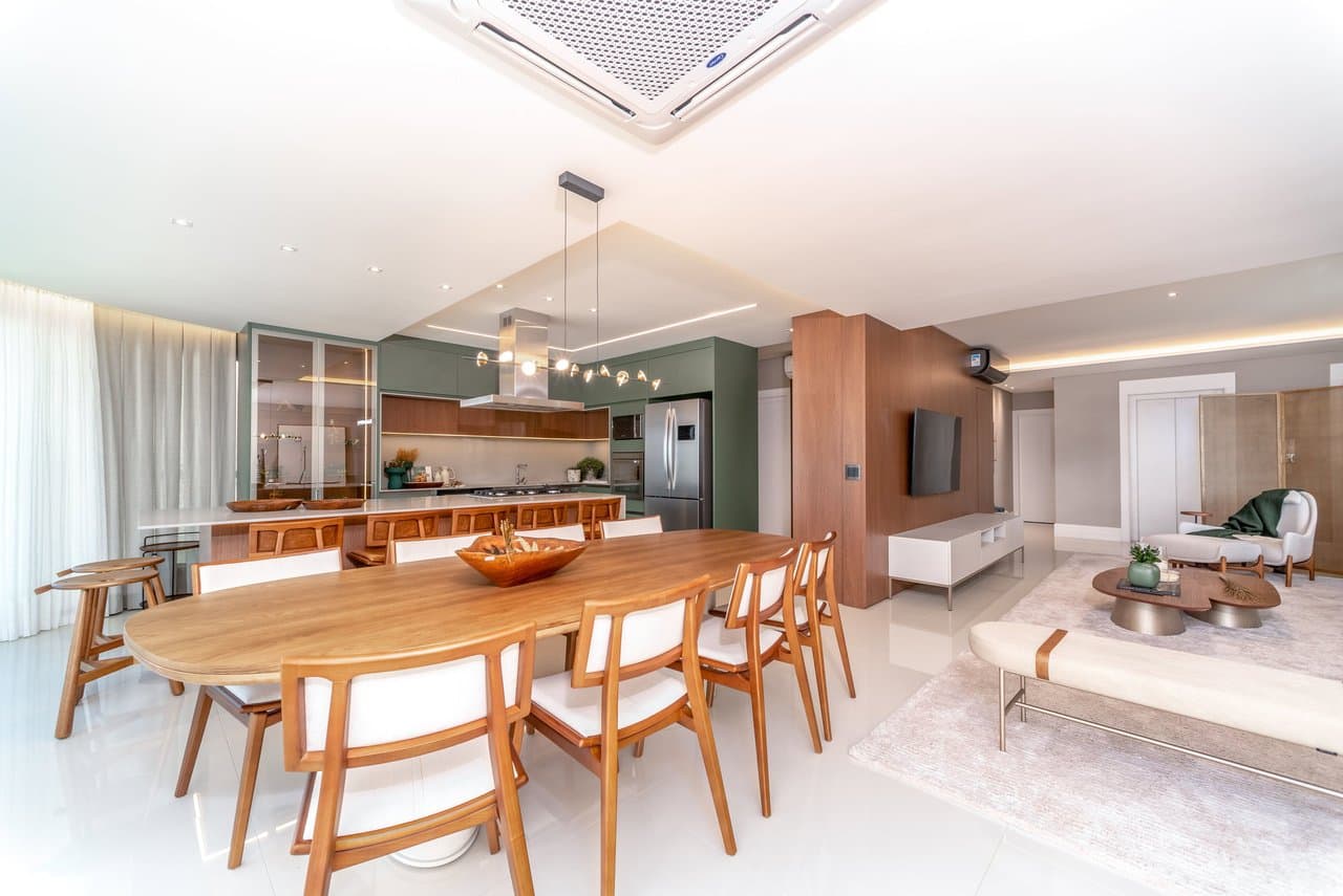 Apartamento de 4 quartos com 4 suítes e 237 m² em Centro, Bal. Camboriú