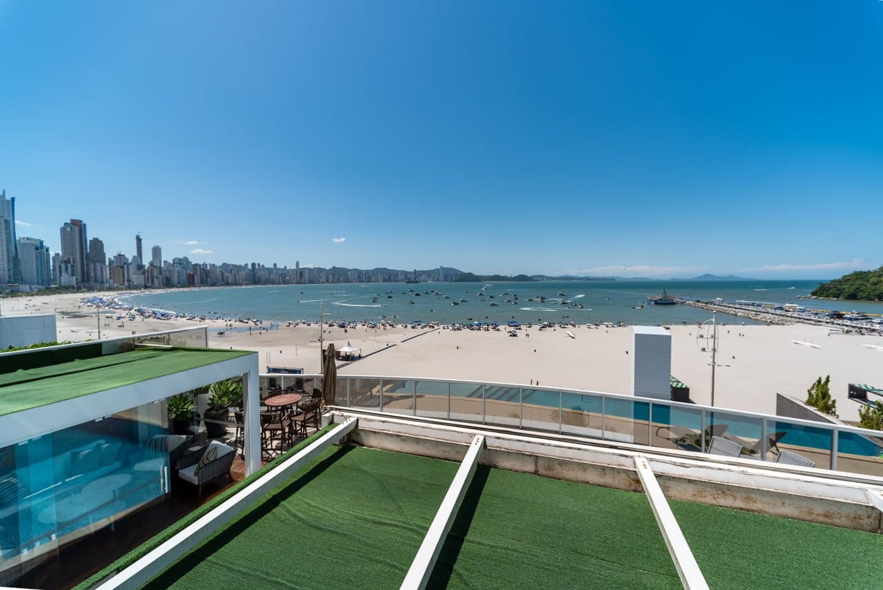Apartamento de 4 quartos com 4 suítes e 237 m² em Centro, Bal. Camboriú