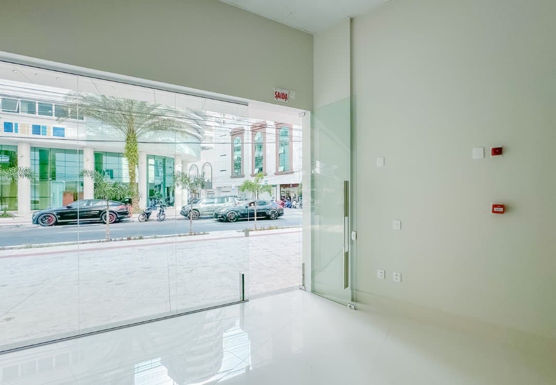 Sala Comercial 81 m² em Pioneiros, Bal. Camboriú