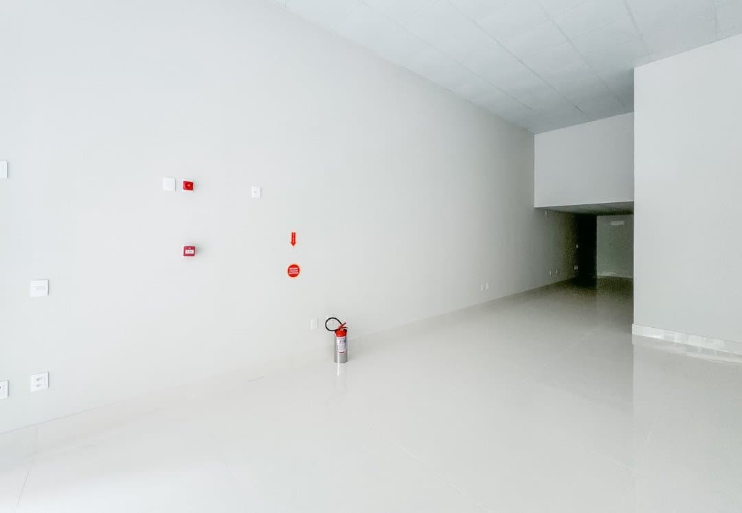Sala Comercial 81 m² em Pioneiros, Bal. Camboriú