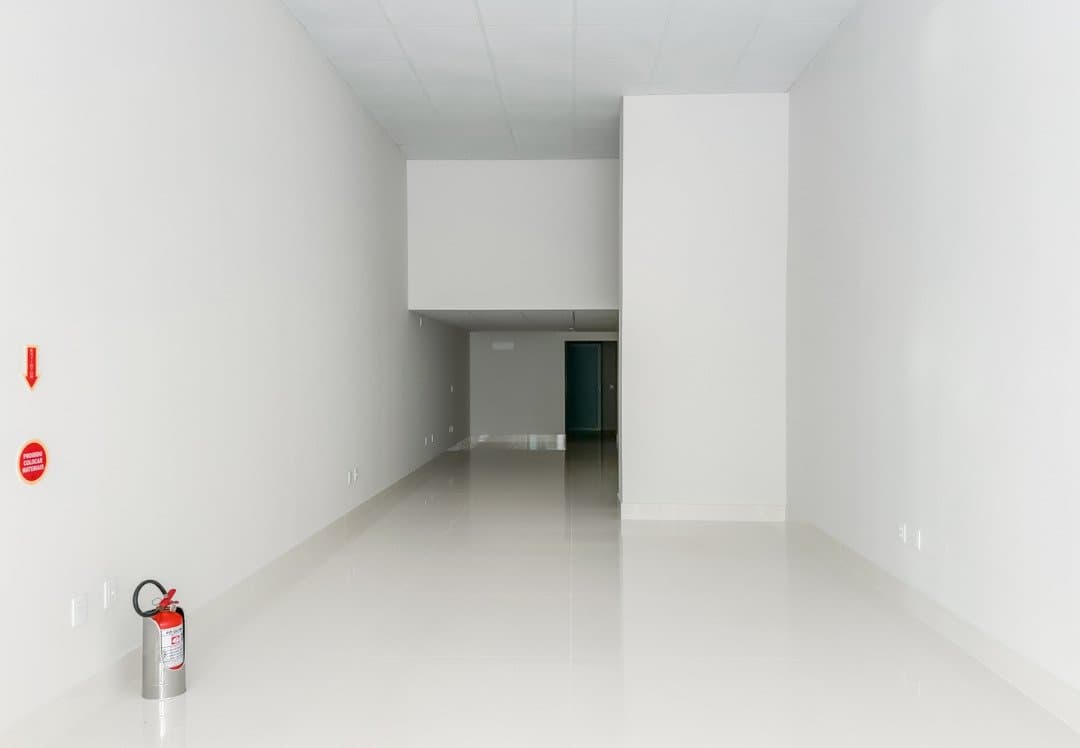 Sala Comercial 81 m² em Pioneiros, Bal. Camboriú