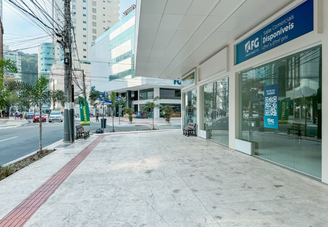 Sala Comercial 63 m² em Pioneiros, Bal. Camboriú
