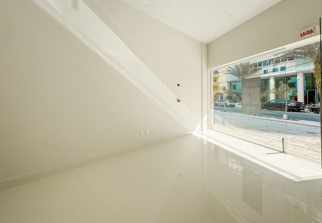 Sala Comercial 63 m² em Pioneiros, Bal. Camboriú