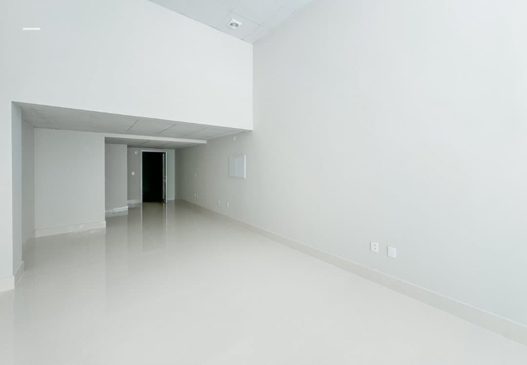 Sala Comercial 63 m² em Pioneiros, Bal. Camboriú
