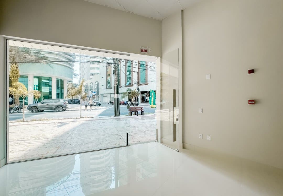 Sala Comercial 47 m² em Pioneiros, Bal. Camboriú