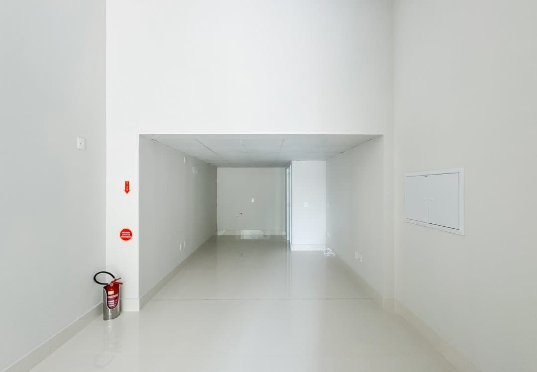 Sala Comercial 47 m² em Pioneiros, Bal. Camboriú