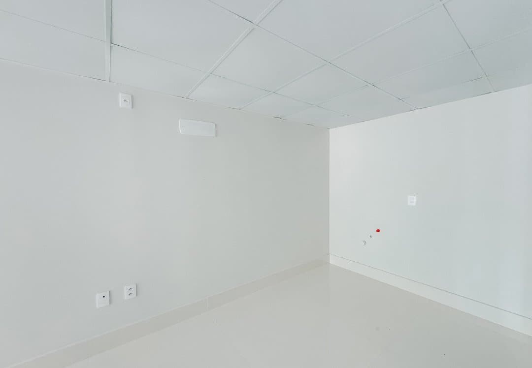 Sala Comercial 47 m² em Pioneiros, Bal. Camboriú
