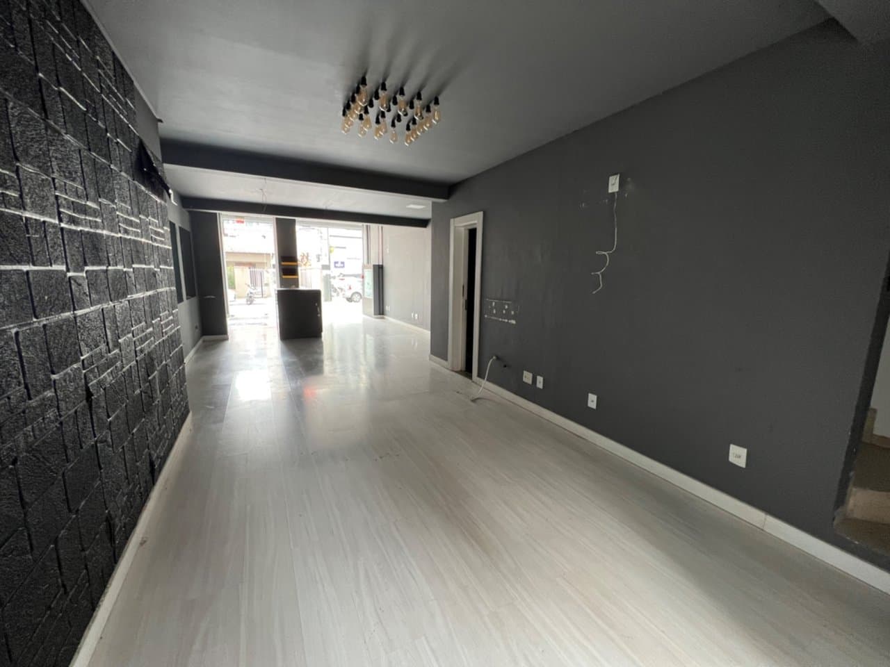 Sala Comercial 101 m² em Centro, Bal. Camboriú