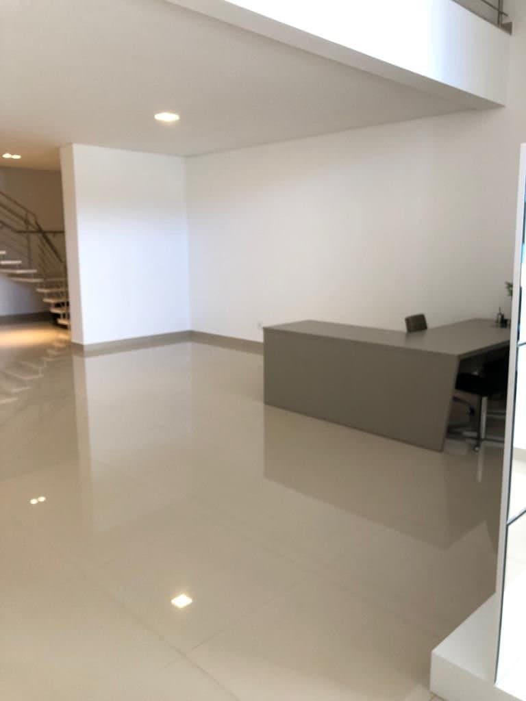 Sala Comercial 227 m² em Centro, Bal. Camboriú