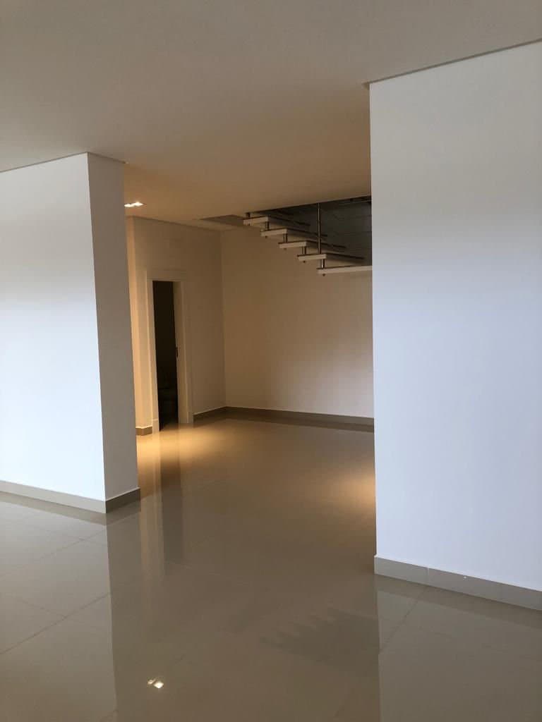 Sala Comercial 227 m² em Centro, Bal. Camboriú