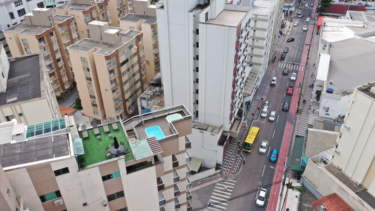 Cobertura de 12 quartos com 10 suítes e 440 m² em Centro, Bal. Camboriú