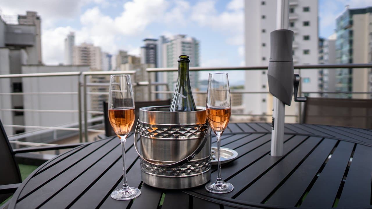 Cobertura de 12 quartos com 10 suítes e 440 m² em Centro, Bal. Camboriú