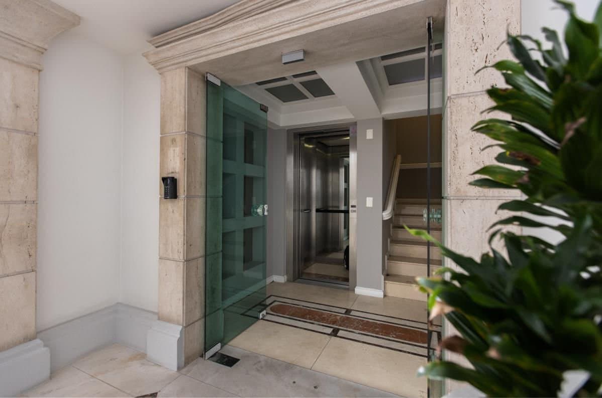 Sala Comercial 379 m² em Centro, Bal. Camboriú