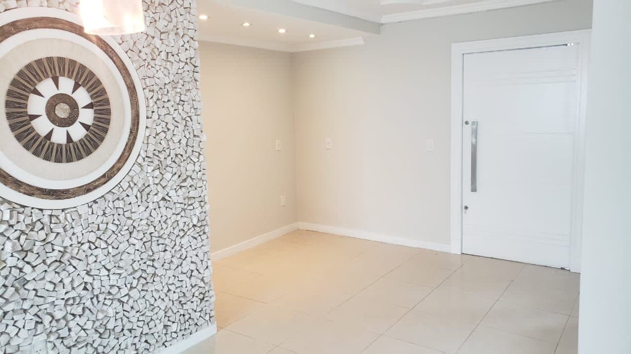 Casa de 5 quartos com 1 suíte e 325 m² em Nações, Bal. Camboriú