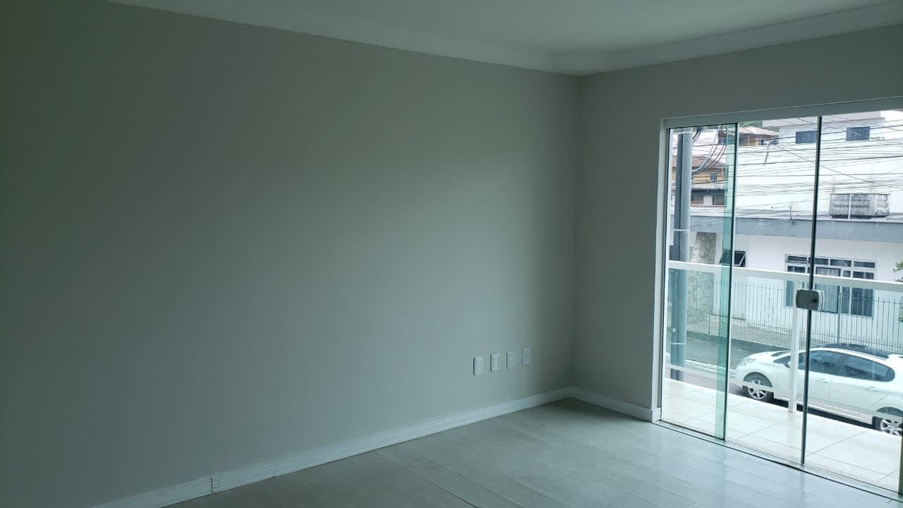 Casa de 5 quartos com 1 suíte e 325 m² em Nações, Bal. Camboriú